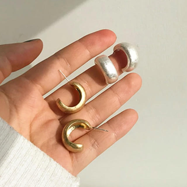 COS(コス)のC matte gold pierce No.328 レディースのアクセサリー(ピアス)の商品写真