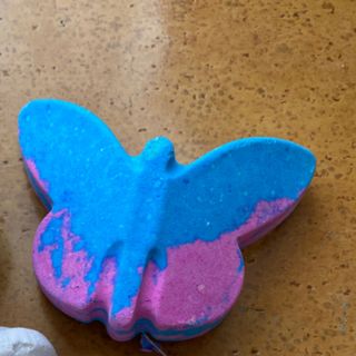 ラッシュ(LUSH)のLUSH バスボム(入浴剤/バスソルト)