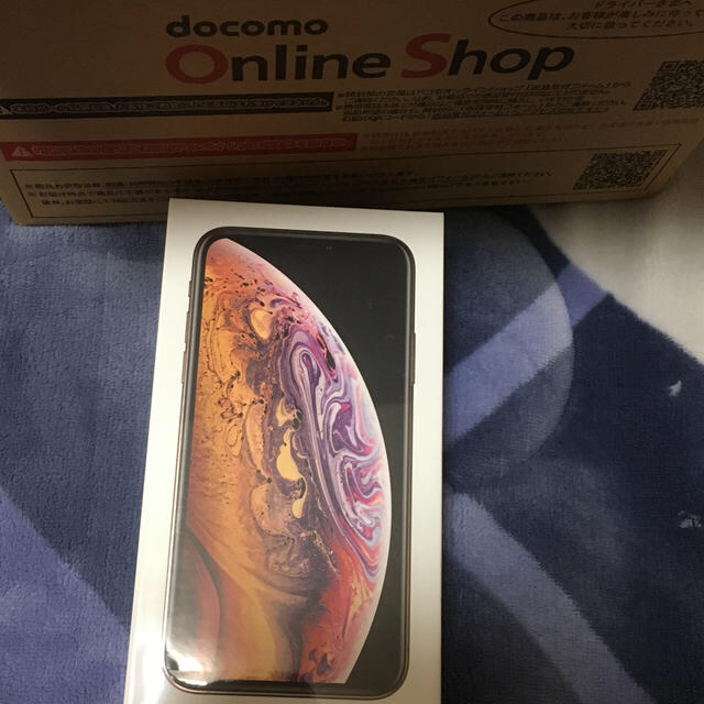 記憶容量256GB【新品未開封】iPhone Xs Gold 256GB SIMフリー ゴールド