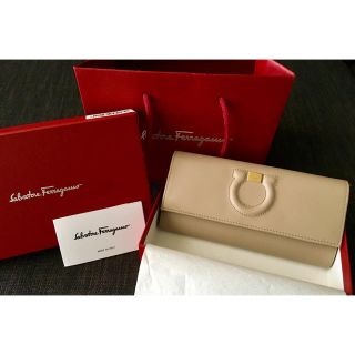 サルヴァトーレフェラガモ(Salvatore Ferragamo)のchermsaide様専用 新品 2020年購入 フェラガモ ガンチーニ 財布(財布)