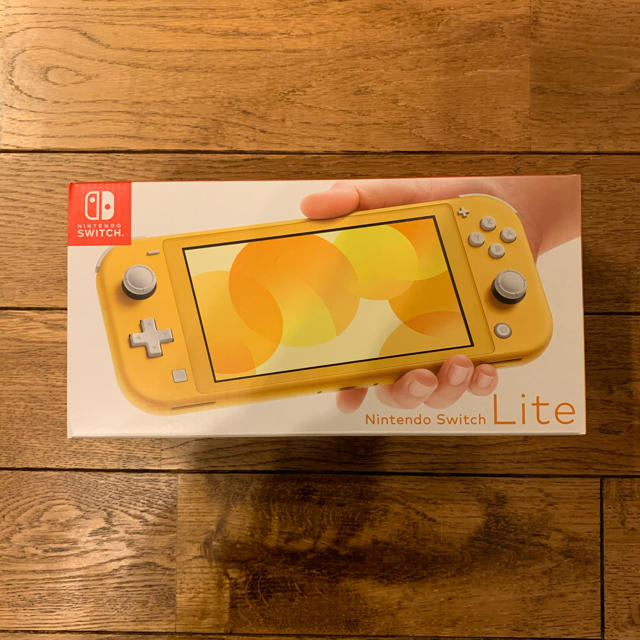Nintendo Switch(ニンテンドースイッチ)のNintendo Switch Lite イエロー 本体  エンタメ/ホビーのゲームソフト/ゲーム機本体(家庭用ゲーム機本体)の商品写真