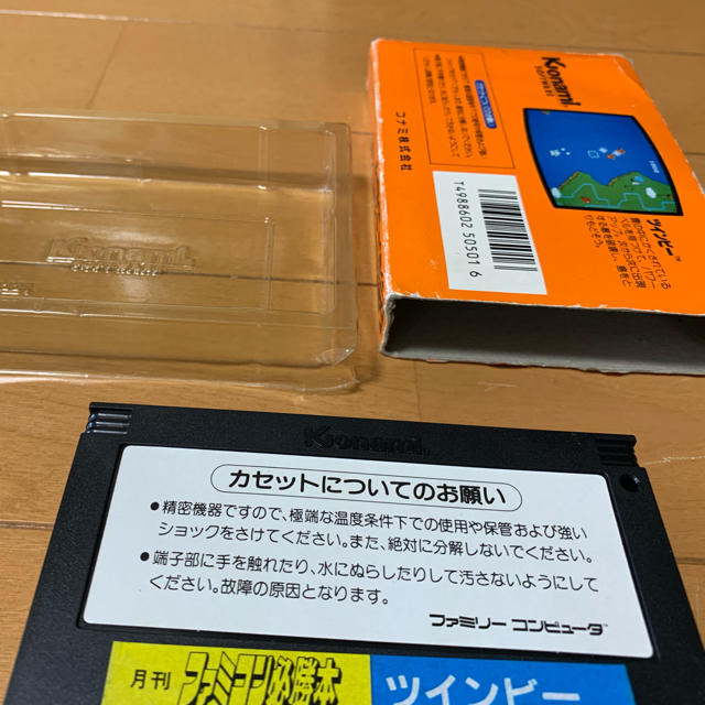 KONAMI(コナミ)のツインビー★ファミコンソフト エンタメ/ホビーのゲームソフト/ゲーム機本体(家庭用ゲームソフト)の商品写真