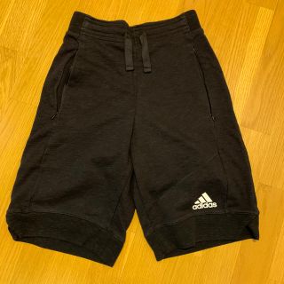 アディダス(adidas)の美品●adidas・黒・ハーフパンツ・Mサイズ(ハーフパンツ)