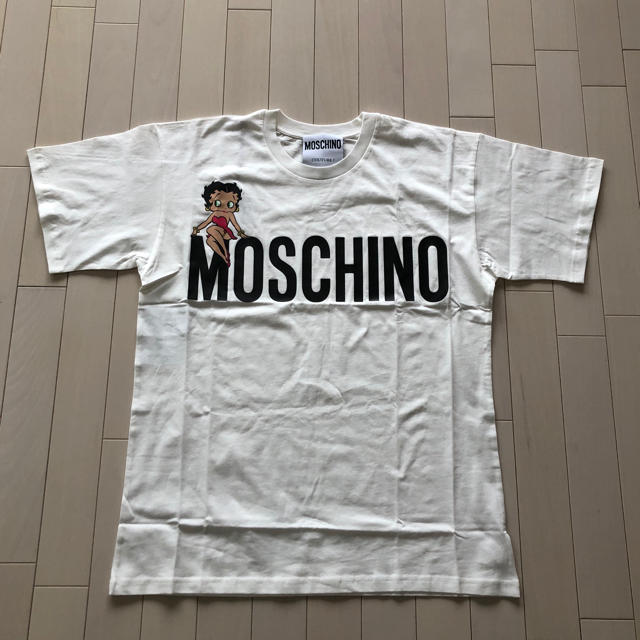 新品未使用】S モスキーノ ベティ Tシャツ-