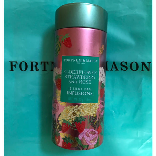 FORTNUM & MASON 紅茶　缶　ストロベリー　ローズ　ハーブティー 食品/飲料/酒の飲料(茶)の商品写真