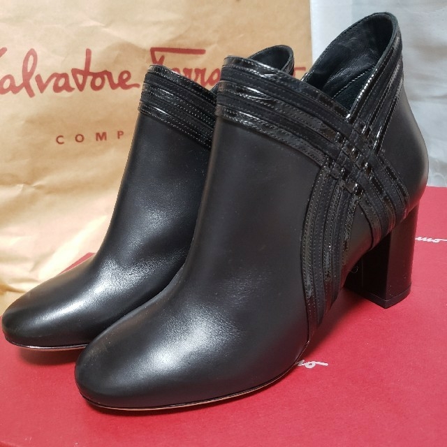 Salvatore Ferragamo - 【美品】フェラガモ ショートブーツの通販 by ...