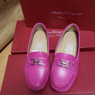 サルヴァトーレフェラガモ(Salvatore Ferragamo)の【美品】フェラガモ　ローファー　モカシン(ローファー/革靴)