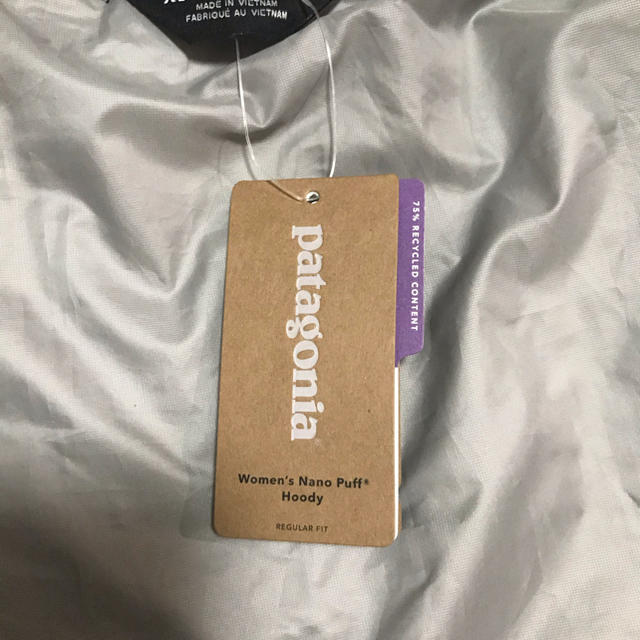 patagonia(パタゴニア)のpatagonia nano puff hoody XS womens レディースのジャケット/アウター(ナイロンジャケット)の商品写真