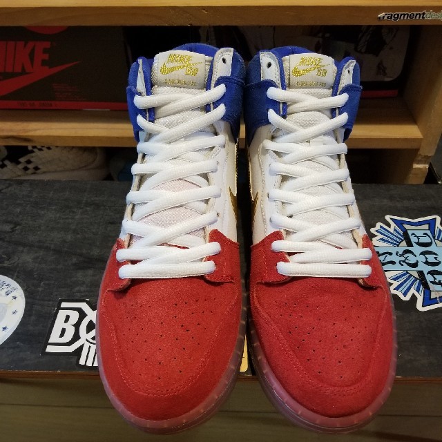 NIKE(ナイキ)の2016年NIKE SB DUNK HIGH CHALLENGE RED メンズの靴/シューズ(スニーカー)の商品写真