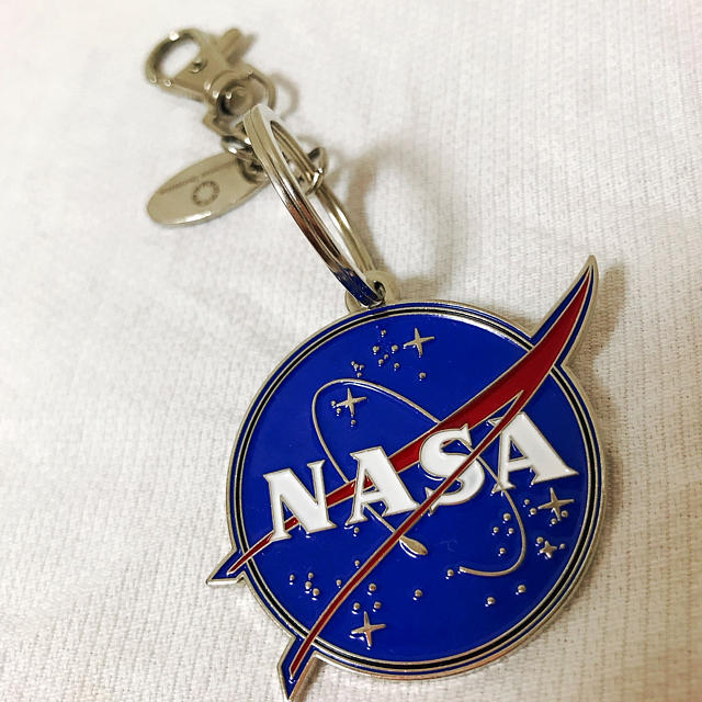 【美品】NASAキーホルダー　全長12.5cm エンタメ/ホビーのコレクション(その他)の商品写真