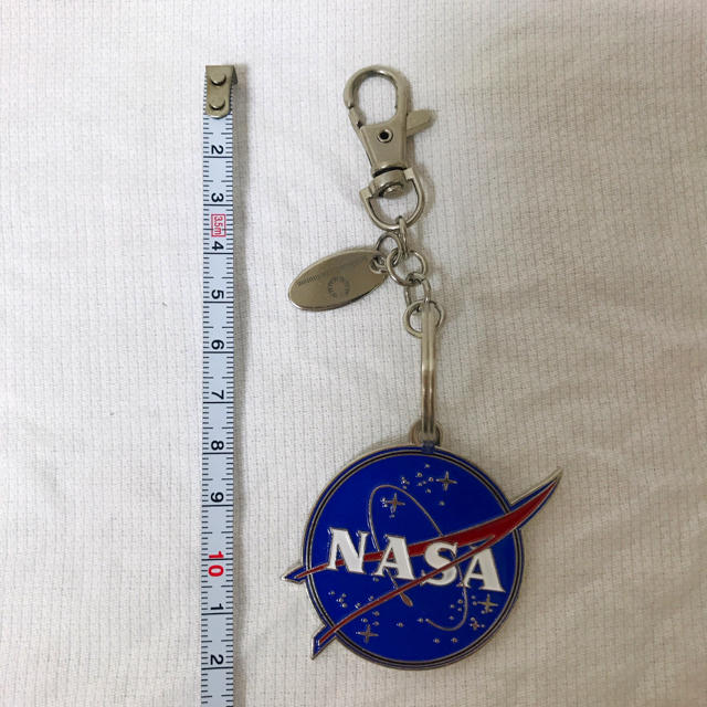 【美品】NASAキーホルダー　全長12.5cm エンタメ/ホビーのコレクション(その他)の商品写真