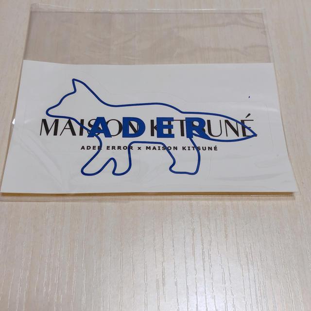 MAISON KITSUNE'(メゾンキツネ)のadererror masion kitsune コラボステッカー エンタメ/ホビーの声優グッズ(ステッカー（シール）)の商品写真