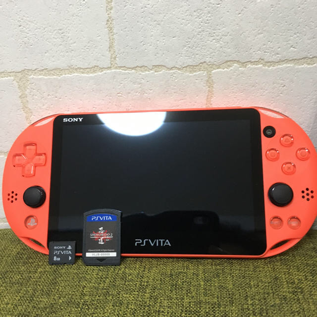 PlayStation Vita WiFiモデル PCH-2000（オレンジ） 1