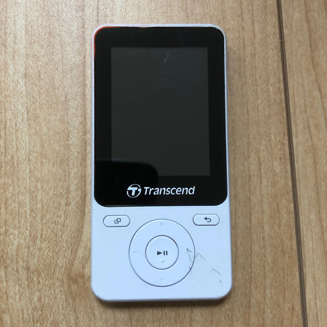 Transcend(トランセンド)の【中古品】オーディオプレイヤー　transcend 8GB MP710 本体 スマホ/家電/カメラのオーディオ機器(ポータブルプレーヤー)の商品写真