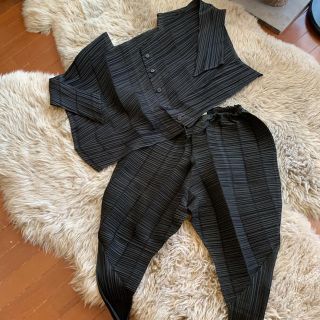 プリーツプリーズイッセイミヤケ(PLEATS PLEASE ISSEY MIYAKE)の② イッセイミヤケプリーツプリーズ　PATAPATA 羽織　黒(ノーカラージャケット)