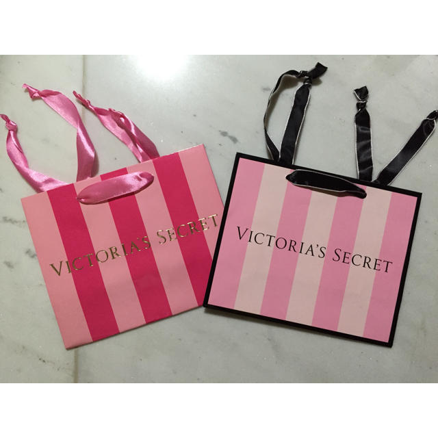 Victoria's Secret(ヴィクトリアズシークレット)の『まこっちゃんさん専用』パスポートケース レディースのファッション小物(名刺入れ/定期入れ)の商品写真