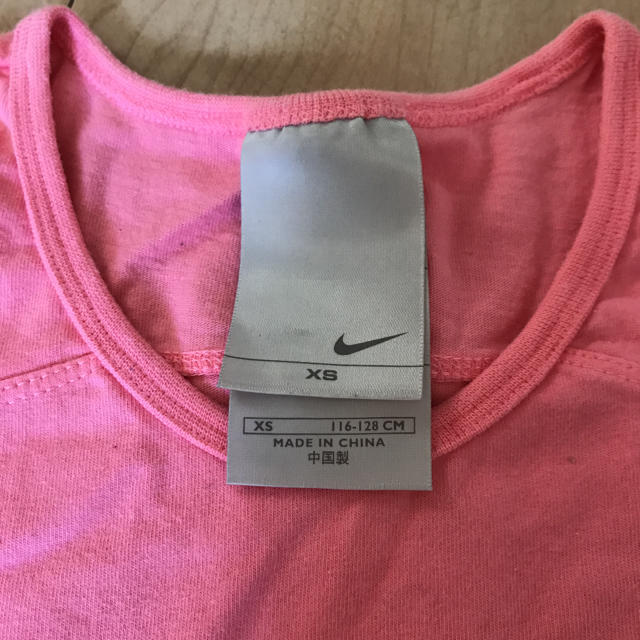 NIKE(ナイキ)のナイキTシャツ　キッズ キッズ/ベビー/マタニティのキッズ服女の子用(90cm~)(Tシャツ/カットソー)の商品写真