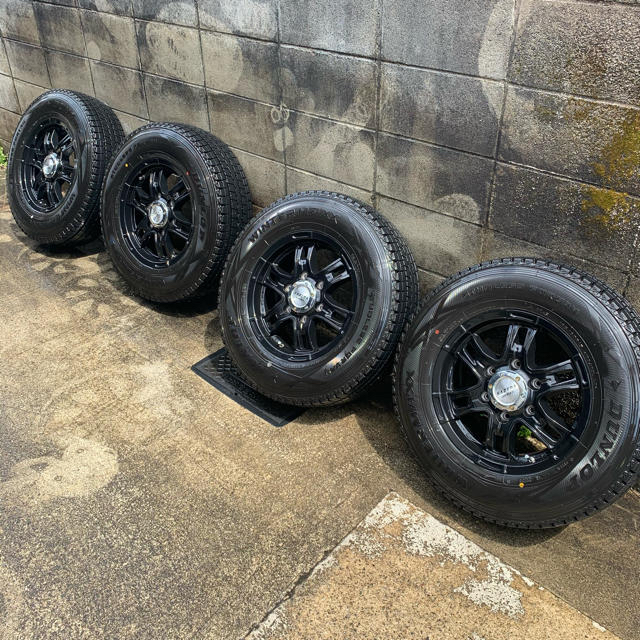 ハイエース　スタッドレス　タイヤ　ホイールセット　バリ山美品　195/80R15