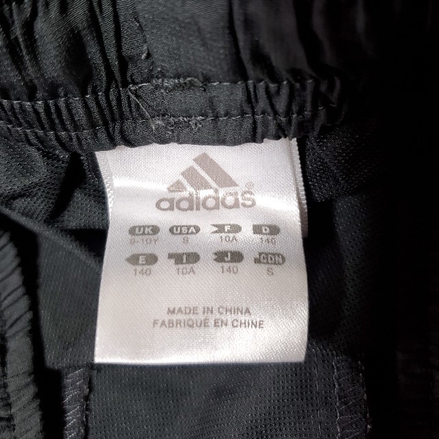 adidas(アディダス)のadidas　アディダス　短パン　140cm キッズ/ベビー/マタニティのキッズ服男の子用(90cm~)(パンツ/スパッツ)の商品写真