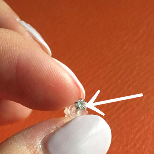 一粒ダイヤモンドピアス 0.1ct PT850 | bombaytools.com