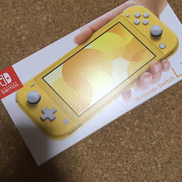 Nintendo Switch(ニンテンドースイッチ)の任天堂Switch lite イエロー エンタメ/ホビーのゲームソフト/ゲーム機本体(携帯用ゲーム機本体)の商品写真