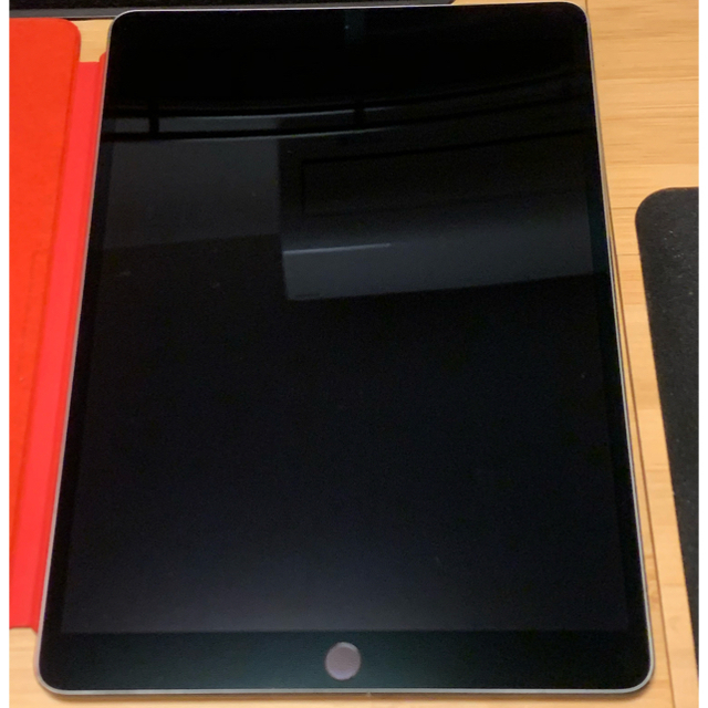 Apple(アップル)のiPad Pro 10.5 64GB SIMフリー版Wi-Fi+Cellular スマホ/家電/カメラのPC/タブレット(タブレット)の商品写真