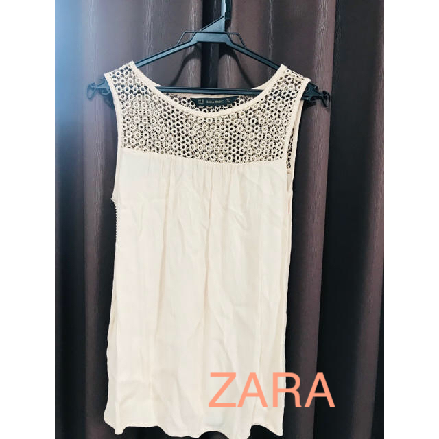 美品　ZARA トップス　 カットソー　ブラウス　シャツ レディースのトップス(シャツ/ブラウス(半袖/袖なし))の商品写真