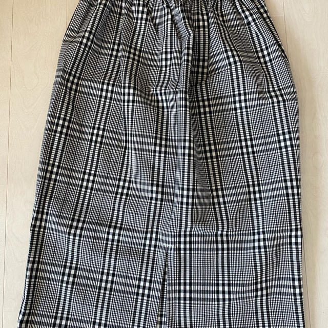 GU(ジーユー)のguタイトスカート新品 レディースのスカート(ロングスカート)の商品写真