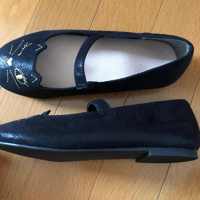 GU(ジーユー)のGU女児　フォーマルバレーシューズ黒色　21cm 猫 キッズ/ベビー/マタニティのキッズ靴/シューズ(15cm~)(フォーマルシューズ)の商品写真