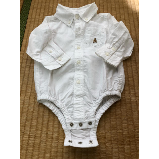 babyGAP(ベビーギャップ)のbabyGAP ボタンダウンシャツ2枚 70cm キッズ/ベビー/マタニティのベビー服(~85cm)(シャツ/カットソー)の商品写真