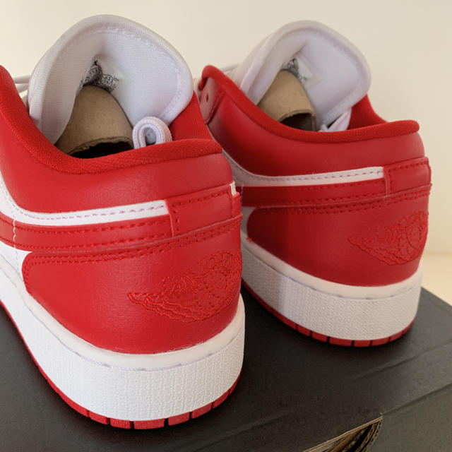 NIKE(ナイキ)のNIKE AIR JORDAN1 LOW GS GYM RED ジョーダン1 レディースの靴/シューズ(スニーカー)の商品写真