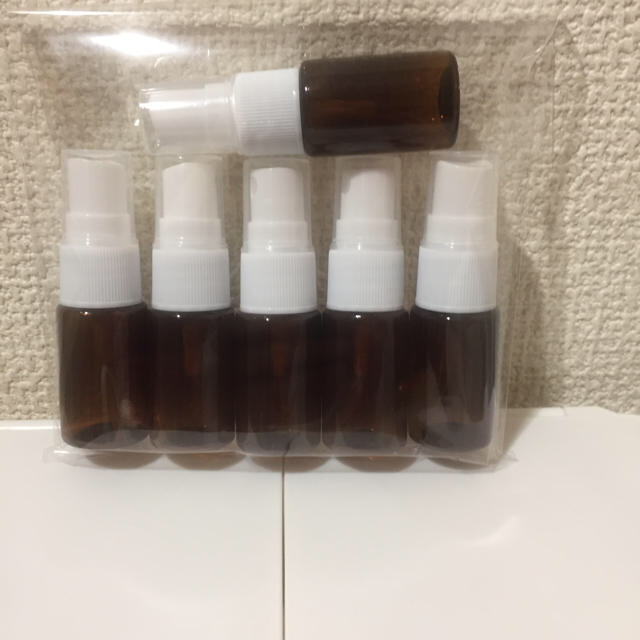 aya様専用[100ml・ﾛｰｼｮﾝﾎﾞﾄﾙ]2本[10ml・スプレー]6本 コスメ/美容のメイク道具/ケアグッズ(ボトル・ケース・携帯小物)の商品写真