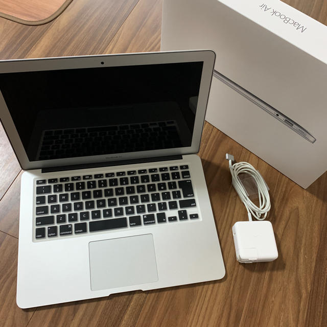 MacBook Air 2014 13インチ　充放電回数18回