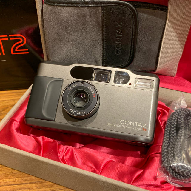 美品　コンタックス T2 チタンブラック　フィルムカメラ　CONTAX T2