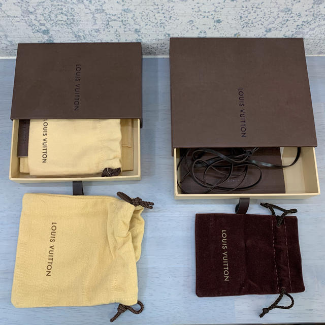 LOUIS VUITTON(ルイヴィトン)のルイヴィトン　空箱　2点セット＋カバー巾着 レディースのバッグ(ショップ袋)の商品写真