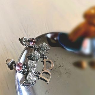 ディオール(Dior)のmaachan様専用✨【Dior】リボンモチーフ ロゴピアス✨(ピアス)