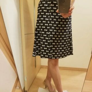 ケイトスペードニューヨーク(kate spade new york)の【新品】♠︎ケイトスペードニューヨーク♠︎　リボン柄　スカート♡シルク♡(ひざ丈スカート)