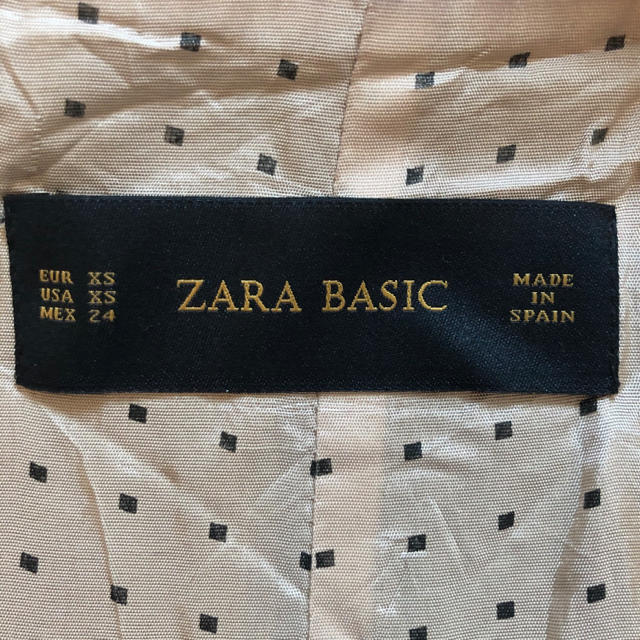 ZARA(ザラ)のZARA  裏地ドット柄　カジュアルジャケット レディースのジャケット/アウター(テーラードジャケット)の商品写真