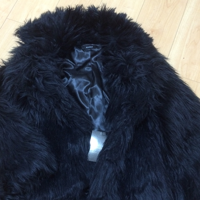 EMODA(エモダ)の値下げ‼︎新品EMOD レディースのジャケット/アウター(毛皮/ファーコート)の商品写真