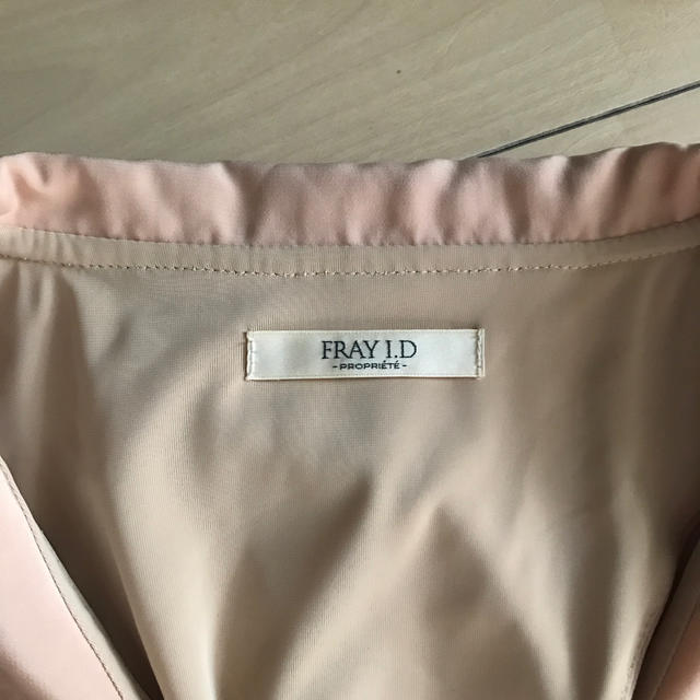 FRAY I.D(フレイアイディー)のFRAY.I.D 背中あきワンピース レディースのワンピース(ひざ丈ワンピース)の商品写真