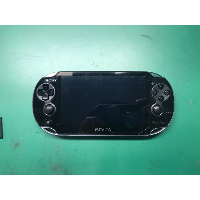 PlayStation®Vita  3G/Wi-Fiモデル 1