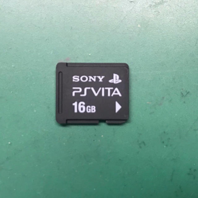PlayStation®Vita  3G/Wi-Fiモデル 3