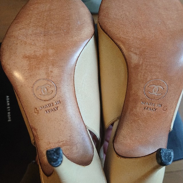 CHANEL(シャネル)のシャネル バック ストラップ パンプス バイカラー レディースの靴/シューズ(ハイヒール/パンプス)の商品写真