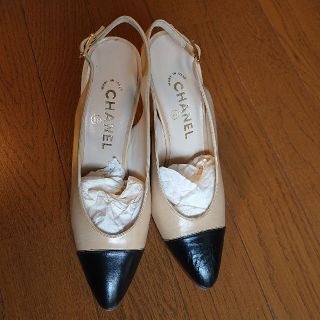 シャネル(CHANEL)のシャネル バック ストラップ パンプス バイカラー(ハイヒール/パンプス)