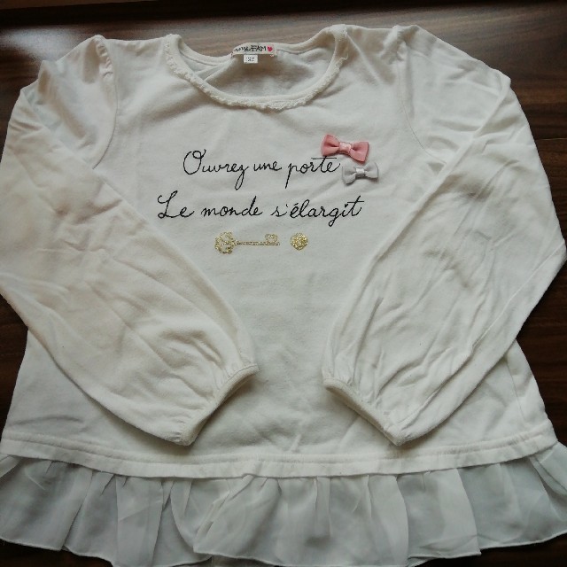 anyFAM(エニィファム)のロンT　長袖Tシャツ　130 キッズ/ベビー/マタニティのキッズ服女の子用(90cm~)(Tシャツ/カットソー)の商品写真