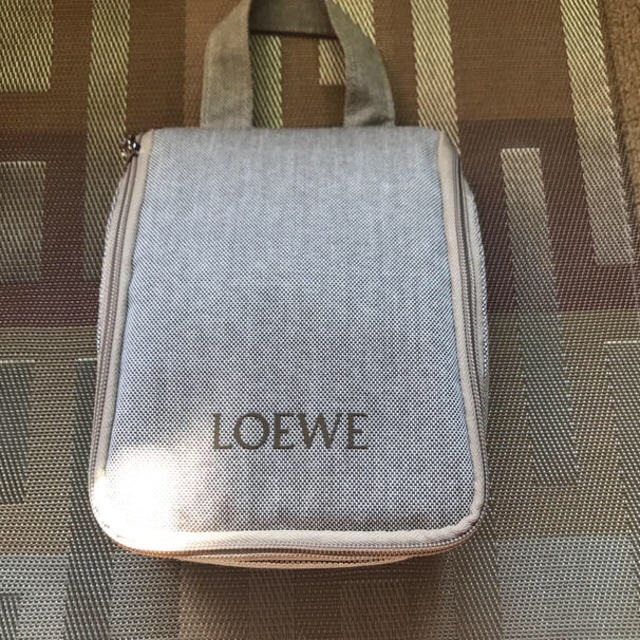 LOEWE(ロエベ)のJALファーストクラス(ロエベ  ) インテリア/住まい/日用品の日用品/生活雑貨/旅行(旅行用品)の商品写真