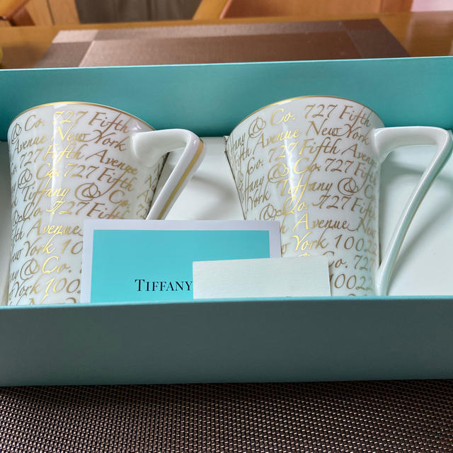 Tiffany & Co.(ティファニー)のティファニーマグカップ2個セット キッズ/ベビー/マタニティの授乳/お食事用品(マグカップ)の商品写真