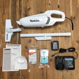 マキタ(Makita)のMakita 充電式クリーナー CL107FDSHW(掃除機)