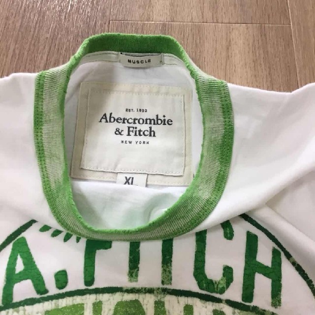 Abercrombie&Fitch(アバクロンビーアンドフィッチ)の新品サイズXL アバクロンビー&フィッチT シャツ メンズのトップス(Tシャツ/カットソー(七分/長袖))の商品写真