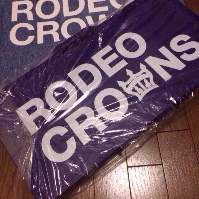 RODEO CROWNS(ロデオクラウンズ)のロデオクラウンズ♡新品ロゴテーブル インテリア/住まい/日用品の机/テーブル(ローテーブル)の商品写真